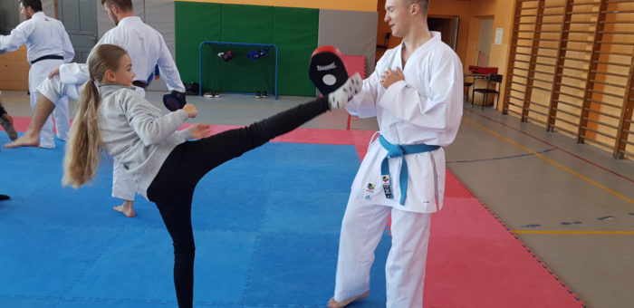 Trening Karate w klasie 5-6cu